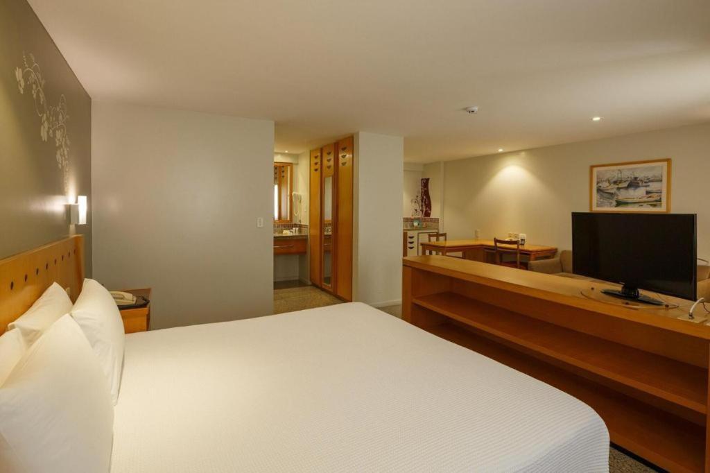 Cond Blue Tree Towers Apartment